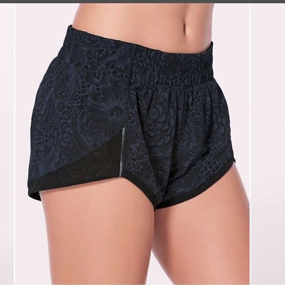 Lululemon   - Picture 1 of 5